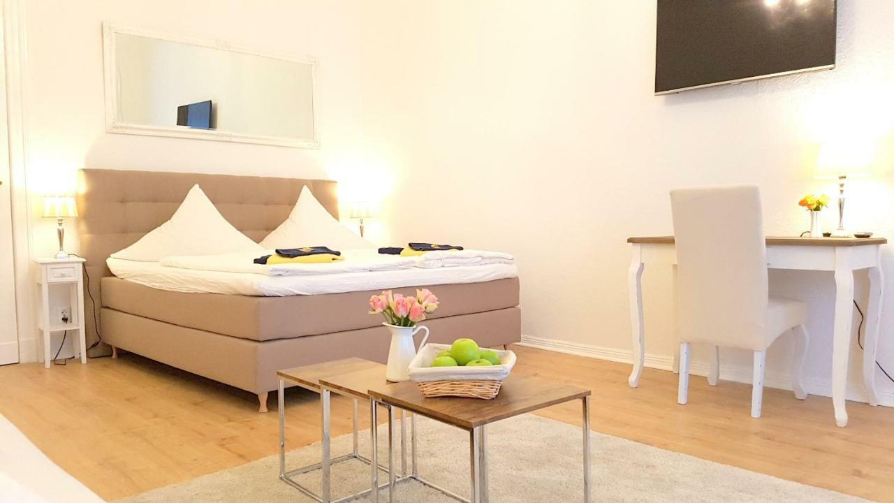 Kvh By Rockchair Apartments L Superhost Status L Boxspringbett Am Schloss Charlottenburg Welcomes You! Berlín Exteriér fotografie