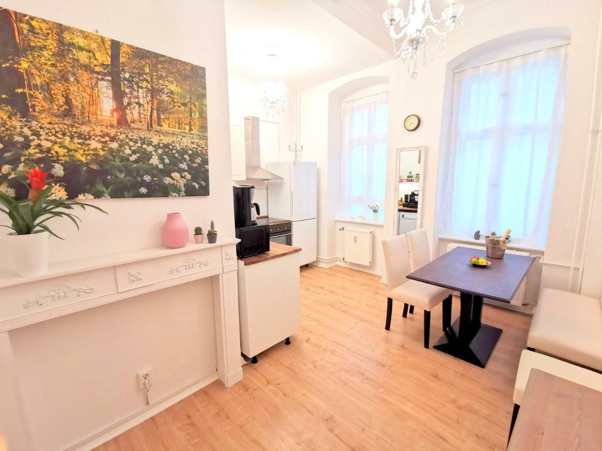 Kvh By Rockchair Apartments L Superhost Status L Boxspringbett Am Schloss Charlottenburg Welcomes You! Berlín Exteriér fotografie